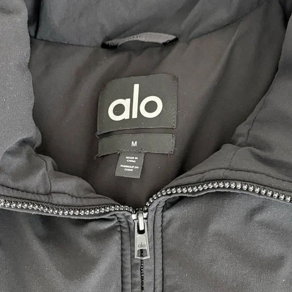 ALO yoga Incline Puffer Vest - Picture 10 of 15